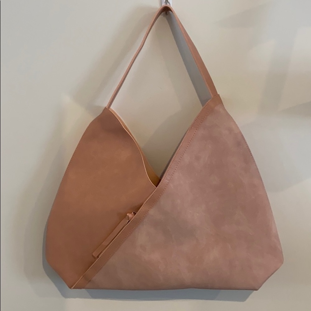 pink tote bate